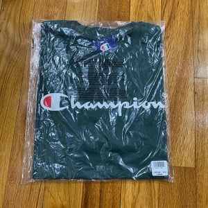 Mens Champion short sleeve tee.